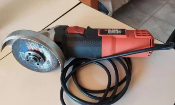 Robó una amoladora de una vivienda y la intentó vender: su tío lo entregó a la Policía Robó una amoladora de una vivienda y la intentó vender: su tío lo entregó a la Policía