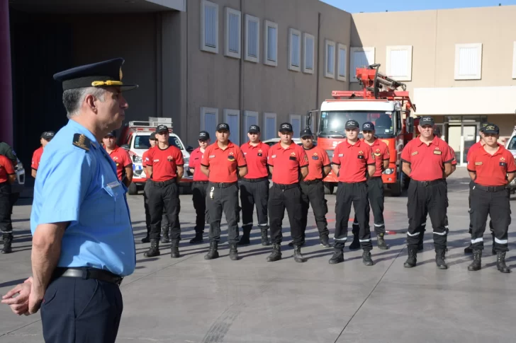 Bomberos sanjuaninos partieron a Chubut para combatir los incendios Bomberos sanjuaninos partieron a Chubut para combatir los incendios