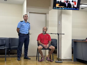 Condenaron a un año de prisión en suspenso al camionero mendocino que ebrio atropelló a un policía en Caucete Condenaron a un año de prisión en suspenso al camionero mendocino que ebrio atropelló a un policía en Caucete