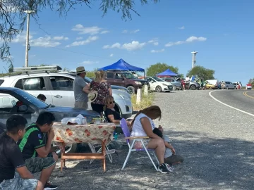 Ni el calor los frenó: así acompañaron los sanjuaninos la Doble Difunta Correa Ni el calor los frenó: así acompañaron los sanjuaninos la Doble Difunta Correa