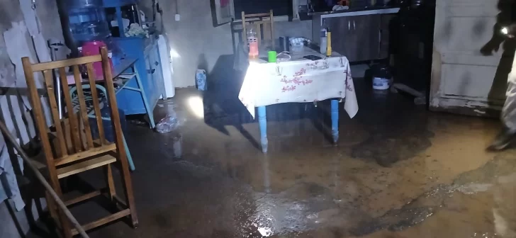 Iglesia tras las lluvias: la creciente dañó más de 40 viviendas y arrasó con los cultivos en algunas zonas Iglesia tras las lluvias: la creciente dañó más de 40 viviendas y arrasó con los cultivos en algunas zonas