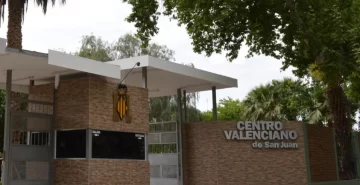 Apuntando a reunir fondos para el hockey sobre patines, Valenciano se viste de punta en blanco para una nueva edición del Carnaval Apuntando a reunir fondos para el hockey sobre patines, Valenciano se viste de punta en blanco para una nueva edición del Carnaval