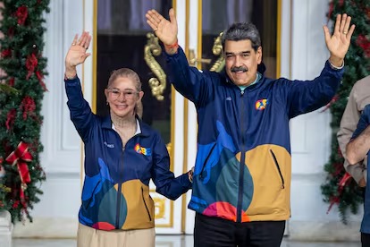 Maduro y su esposa se presentarán este lunes ante la Justicia de EEUU por “narcotráfico y terrorismo” Maduro y su esposa se presentarán este lunes ante la Justicia de EEUU por “narcotráfico y terrorismo”
