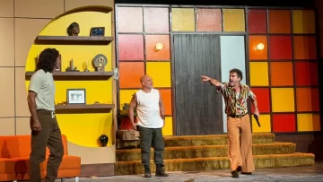 Susto en plena función: suspendieron la obra de Cabré y Mariano Martínez por una emergencia médica en la sala Susto en plena función: suspendieron la obra de Cabré y Mariano Martínez por una emergencia médica en la sala