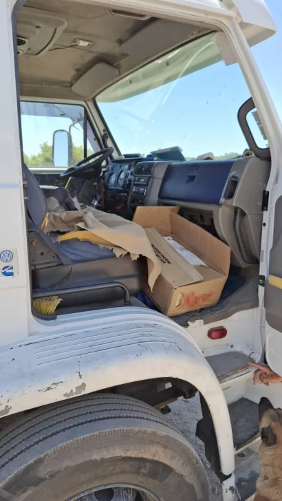 procedimiento_de_mas_de_63_kilos_de_cocaina_-_transportados_en_un_camion_y_secuestrado_dentro_de_un_inmueble_4-410x728