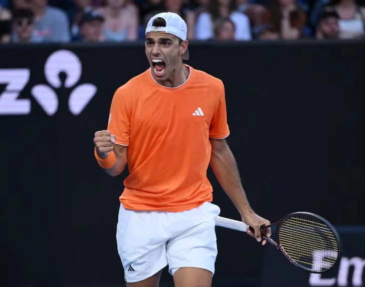 Triunfazo de Cerúndolo para meterse en los octavos de final del Abierto de Australia Triunfazo de Cerúndolo para meterse en los octavos de final del Abierto de Australia