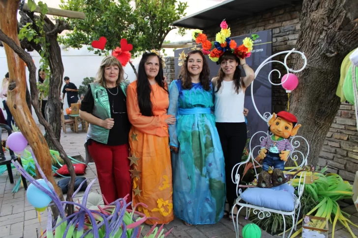 En un año, se prestaron trajes de la FNS en 138 ocasiones a diferentes instituciones para sus producciones artísticas En un año, se prestaron trajes de la FNS en 138 ocasiones a diferentes instituciones para sus producciones artísticas