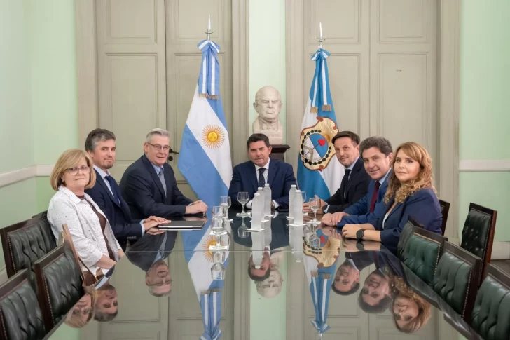 El gobernador Orrego se reunió con las autoridades de Vicuña luego del anuncio de inversión de la empresa por 18.000 millones de dólares