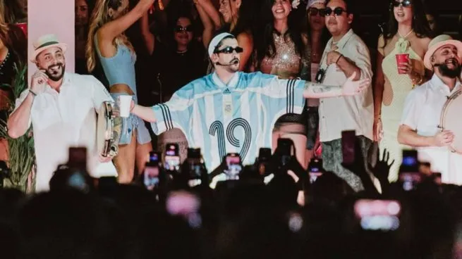 Wanda Nara estuvo en “La Casita” de Bad Bunny y el estadio la aplaudió Wanda Nara estuvo en “La Casita” de Bad Bunny y el estadio la aplaudió