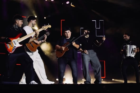 carlos-santana-1-adentro