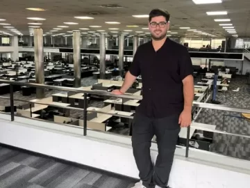 El sanjuanino y propietario de una estética vehicular local que la Revista Caras eligió como columnista, ya publicó su primer trabajo en este medio gráfico El sanjuanino y propietario de una estética vehicular local que la Revista Caras eligió como columnista, ya publicó su primer trabajo en este medio gráfico