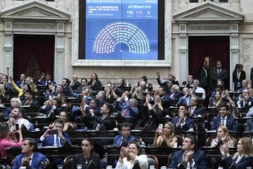 Diputados aprobó la reforma laboral y ahora el Senado tendrá la última palabra Diputados aprobó la reforma laboral y ahora el Senado tendrá la última palabra