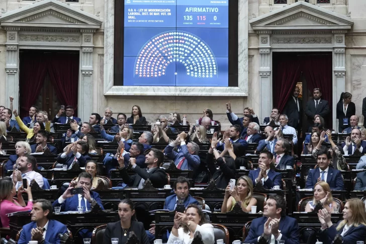 Diputados aprobó la reforma laboral y ahora el Senado tendrá la última palabra Diputados aprobó la reforma laboral y ahora el Senado tendrá la última palabra