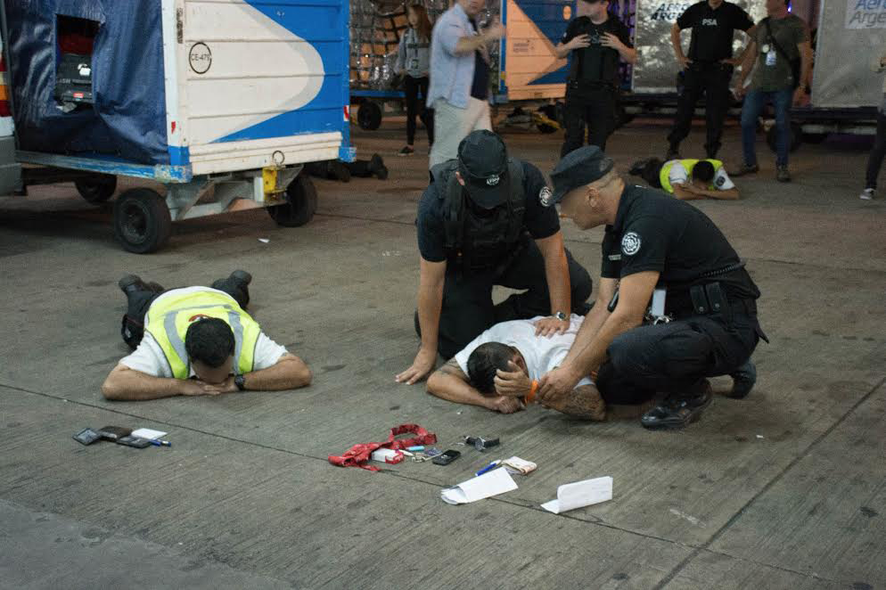 DYN18, BUENOS AIRES 13/03/17, DESBARATAN A UNA BANDA DE �ABREVALIJAS� EN EZEIZA: DETUVIERON A 14 PERSONAS E INCAUTARON OBJETOS DE VALOR, DROGAS Y DINEROFOTO:DYN DYN18, BUENOS AIRES 13/03/17, DESBARATAN A UNA BANDA DE �ABREVALIJAS� EN EZEIZA: DETUVIERON A 14 PERSONAS E INCAUTARON OBJETOS DE VALOR, DROGAS Y DINEROFOTO:DYN