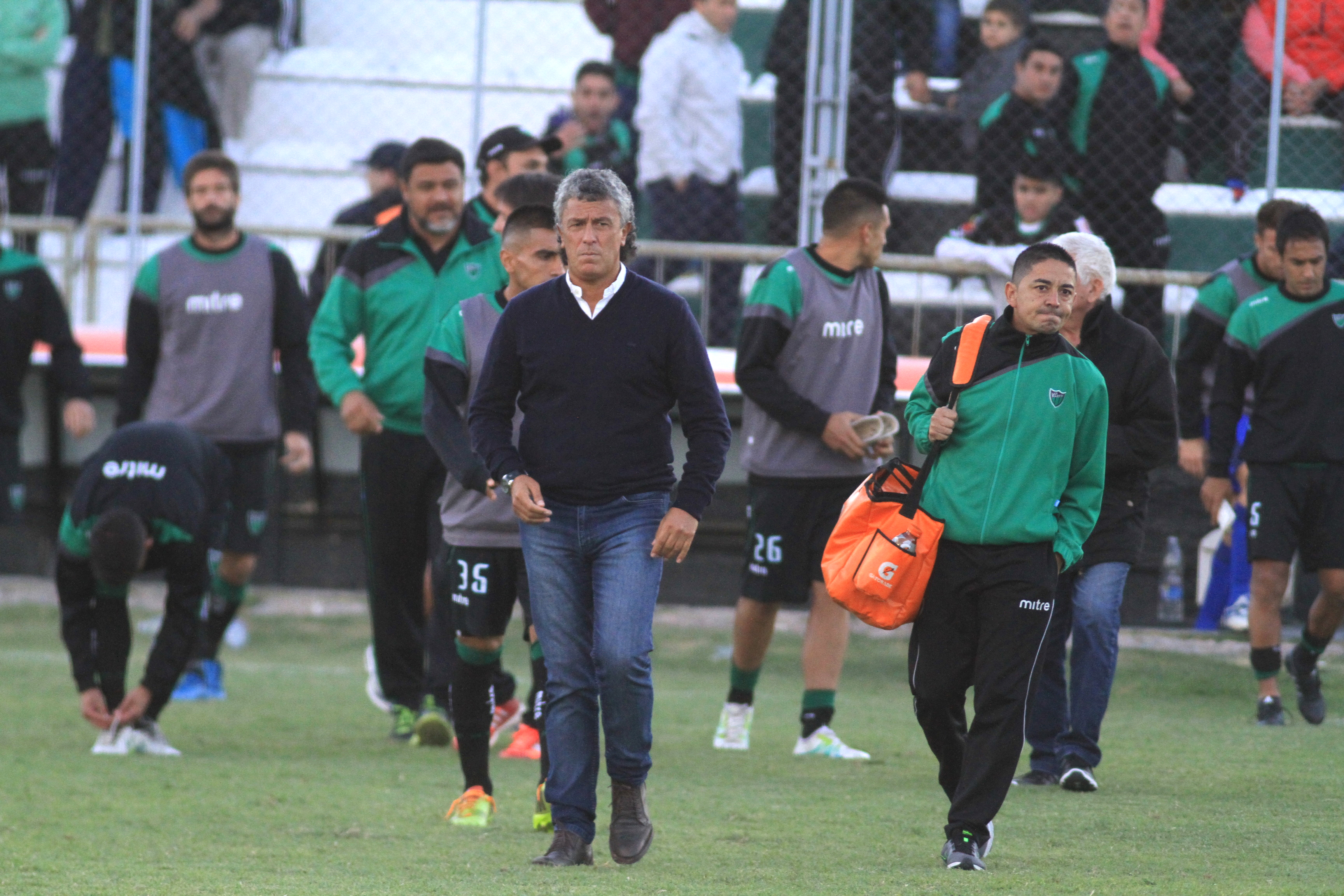 Sin nexo. Pipo Gorosito sigue sin ganar y ayer destacó el trabajo de la defensa y que le falta un nexo para tener equilibrio y contacto entre volantes y delanteros.