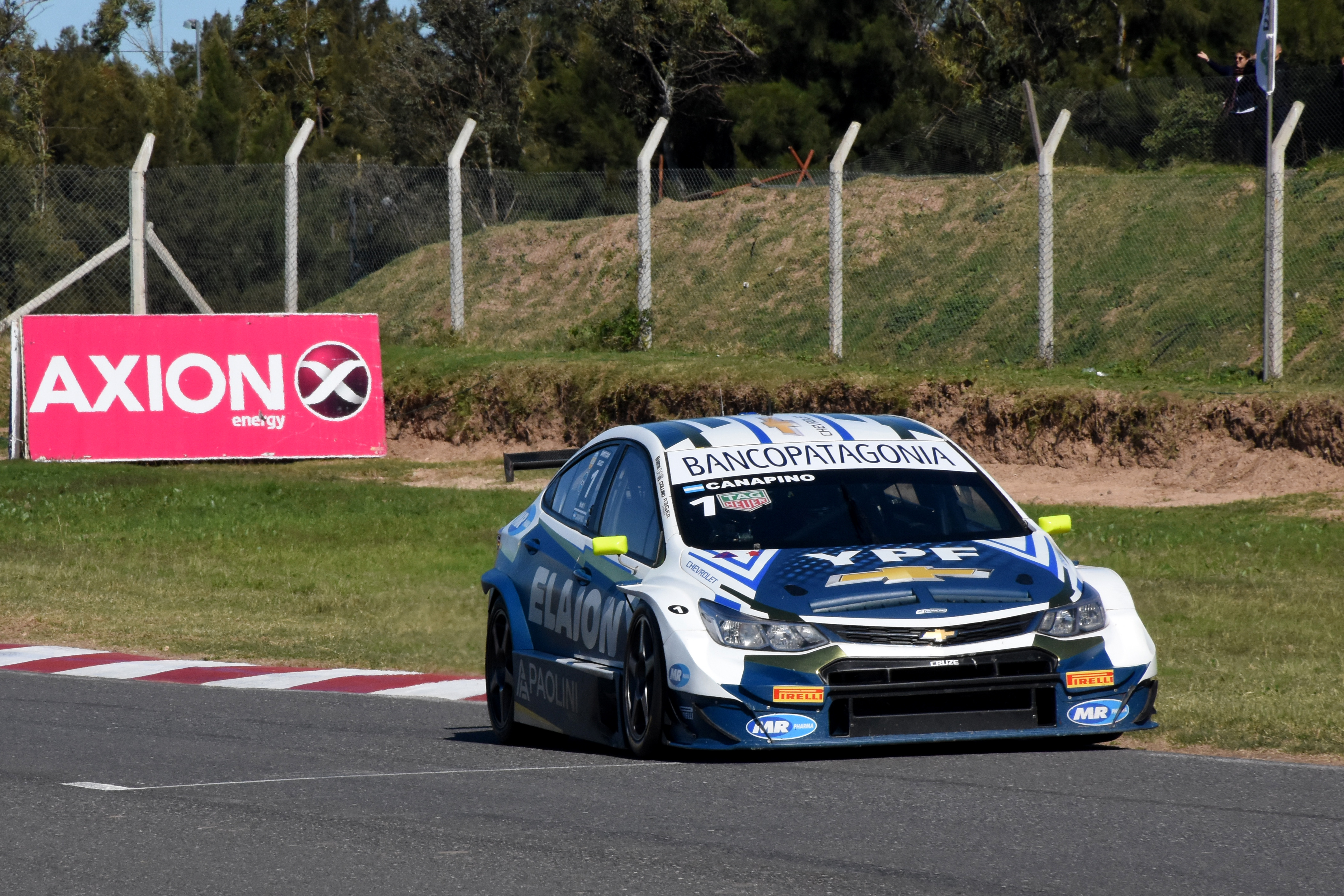 Télam 21/05/2017 Rosario: Agustin Canapino(foto) con su Chevrolet Cruze se impuso en la segunda carrera del Super TC2000 que se llevo a cabo en el autodromo 'Juan Manuel Fangio' de esta ciudad. Lo secundó Facundo Ardusso con Renault y tercero Matías Rossi con Toyota. Foto: José Granata Télam 21/05/2017 Rosario: Agustin Canapino(foto) con su Chevrolet Cruze se impuso en la segunda carrera del Super TC2000 que se llevo a cabo en el autodromo 'Juan Manuel Fangio' de esta ciudad. Lo secundó Facundo Ardusso con Renault y tercero Matías Rossi con Toyota. Foto: José Granata