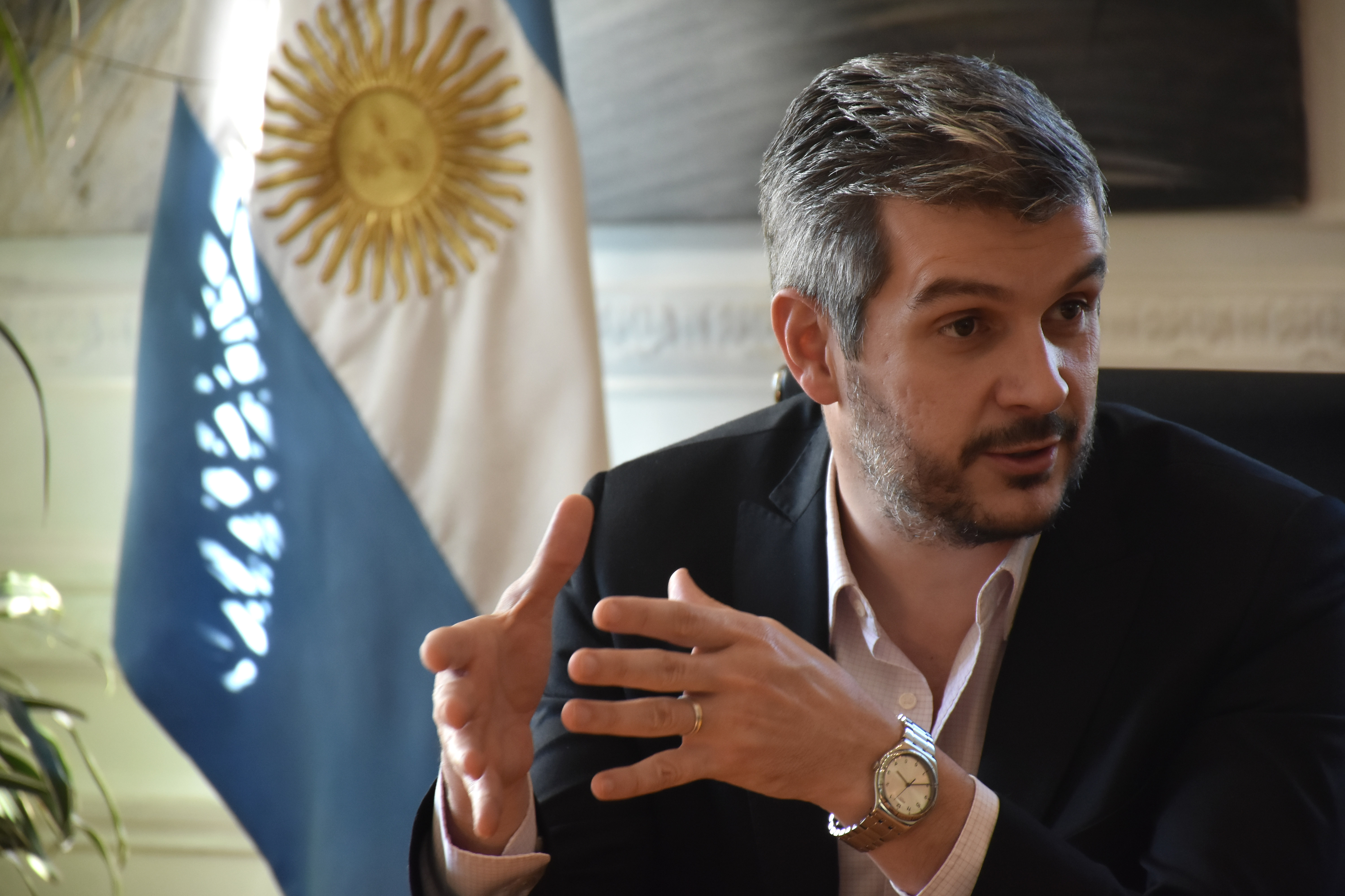 DYN62, BUENOS AIRES 16/08/2017, FOTOGRAFIA DEL JEFE DE GABINETE, MARCOS PE�A, QUE ACOMPA�A ENTREVISTA CON LA AGENCIA DYN.FOTO:DYN/CARLOS GRECO. DYN62, BUENOS AIRES 16/08/2017, FOTOGRAFIA DEL JEFE DE GABINETE, MARCOS PE�A, QUE ACOMPA�A ENTREVISTA CON LA AGENCIA DYN.FOTO:DYN/CARLOS GRECO.