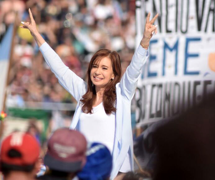 DYN19, BUENOS AIRES 16/10/17, LA CANDIDATA A SENADORA, CRISTINA FERNANDEZ, DURANTE CIERRE DE CAMPA�A EN EL ESTADIO DE RACING.FOTO:DYN/TONY GOMEZ.