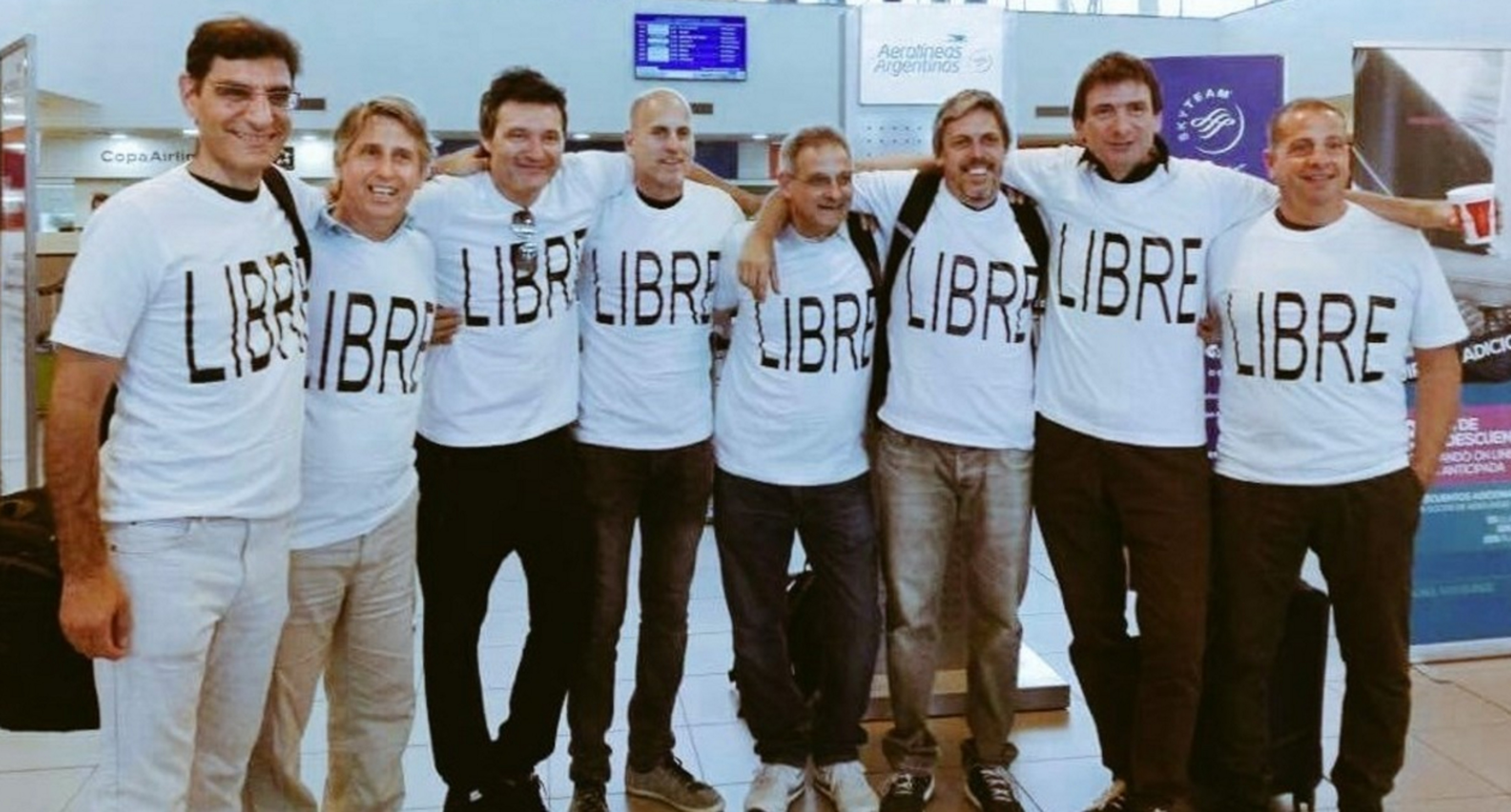 DYN02, EEUU, 01/11/2017, CINCO ARGENTINOS QUE FESTEJABAN 30 A�OS DE EGRESO DE LA ESCUELA SECUNDARIA FALLECIERON AYER EN NUEVA YORK VICTIMAS DE UN ATENTADO TERRORISTA.. HERN�N DIEGO MENDOZA 1 IZQ, ALEJANDRO DAMI�N PAGNUCCO 2 IZQ, ARIEL ERLIJ 3 IZQ, DIEGO ENRIQUE ANGELINI 2 DER Y HERN�N FERRUCHI 3 DER. FOTO:DYN/TWITTER DYN02, EEUU, 01/11/2017, CINCO ARGENTINOS QUE FESTEJABAN 30 A�OS DE EGRESO DE LA ESCUELA SECUNDARIA FALLECIERON AYER EN NUEVA YORK VICTIMAS DE UN ATENTADO TERRORISTA.. HERN�N DIEGO MENDOZA 1 IZQ, ALEJANDRO DAMI�N PAGNUCCO 2 IZQ, ARIEL ERLIJ 3 IZQ, DIEGO ENRIQUE ANGELINI 2 DER Y HERN�N FERRUCHI 3 DER. FOTO:DYN/TWITTER