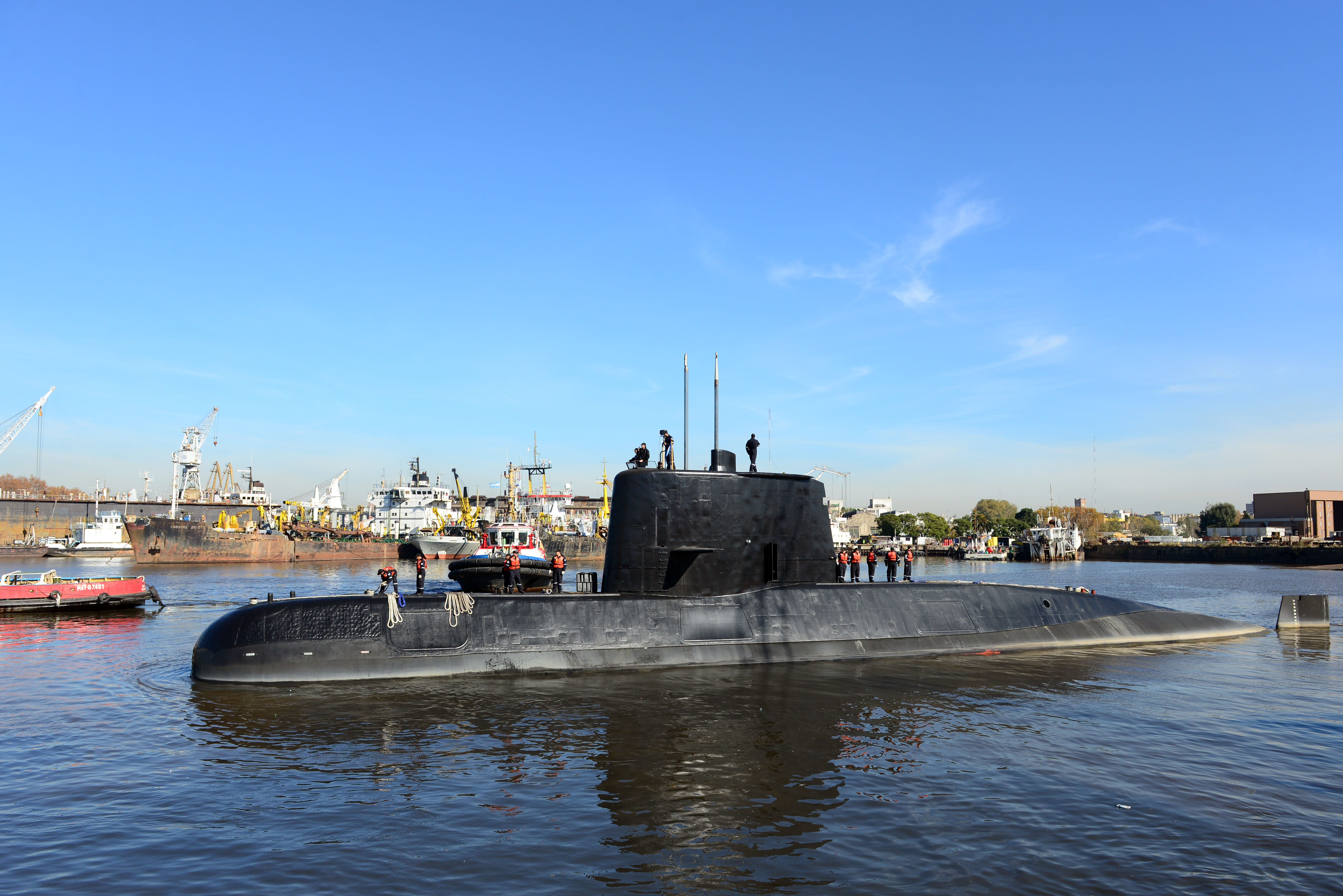 Télam, 17/11/2017 Buenos Aires: El submarino ARA -San Juan- (Foto) que perdió contacto con la Armada Argentina hace dos días, es un buque de ataque construído en Alemania que está al servicio del país desde 1985, cuando comenzó con pruebas de mar para abocarse luego a operaciones navales en aguas del Caribe, Atlántico Norte y ejercicios desde su apostadero en la Base Naval de Mar del Plata. Foto: Armada Argentina