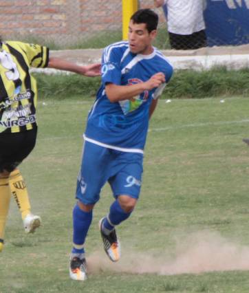 PRESENCIA. Wilson Ruarte es elemental en el esquema de Sportivo 9 de Julio. PRESENCIA. Wilson Ruarte es elemental en el esquema de Sportivo 9 de Julio.