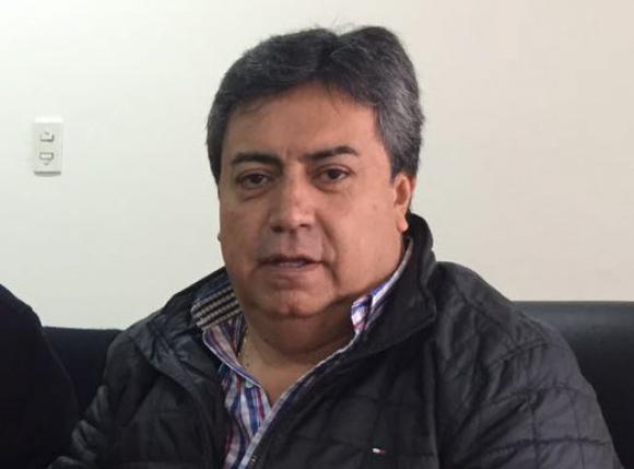  Eduardo Cabello - UOCRA<br>�“Lo que está gestionando la CGT a nivel nacional es para beneficio de todos los trabajadores del país, pero hay que esperar para ver qué se define. En nuestro caso también estamos aguardando un bono, pero no manejamos cifras. Habrá que ver qué pasa”. 